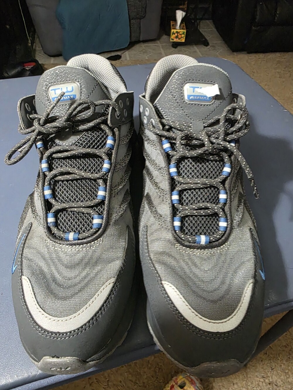 Nike Air Max TW Men’s Gray Athletic Sneakers Size 11m, New